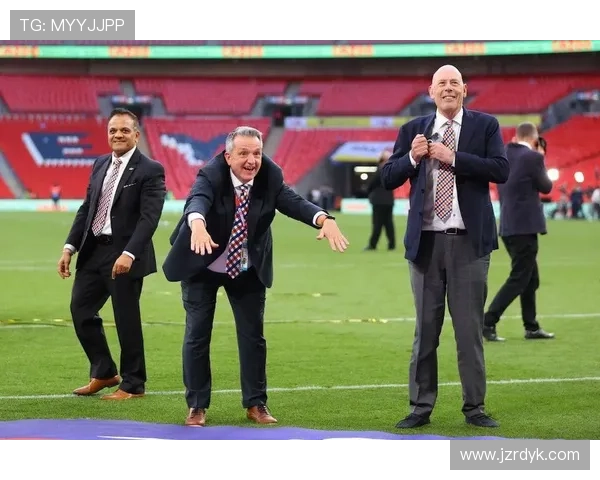 卢顿城新球场揭幕，期待球队在英超赛季中的表现稳健提升