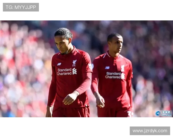 范戴克入选PFA年度最佳球员候选，后防表现稳健备受认可