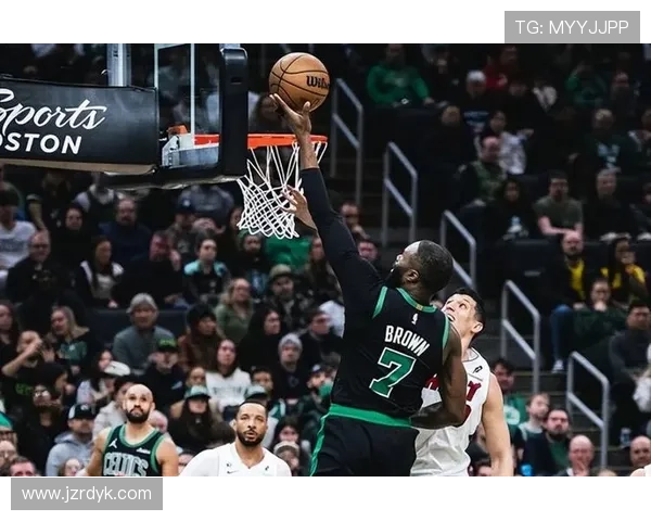 武切维奇内线脚步精准拉开空间 提升公牛二次进攻效率